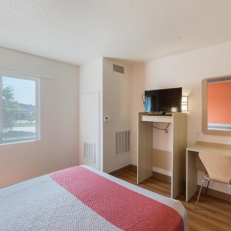 Motel 6-Columbia, Sc - Fort Jackson Area מראה חיצוני תמונה