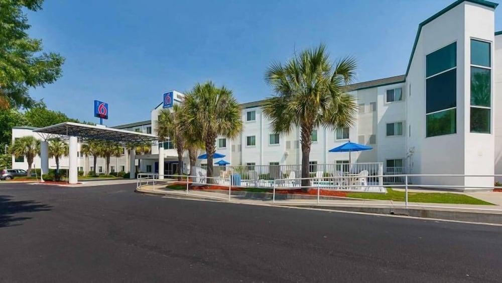 Motel 6-Columbia, Sc - Fort Jackson Area מראה חיצוני תמונה