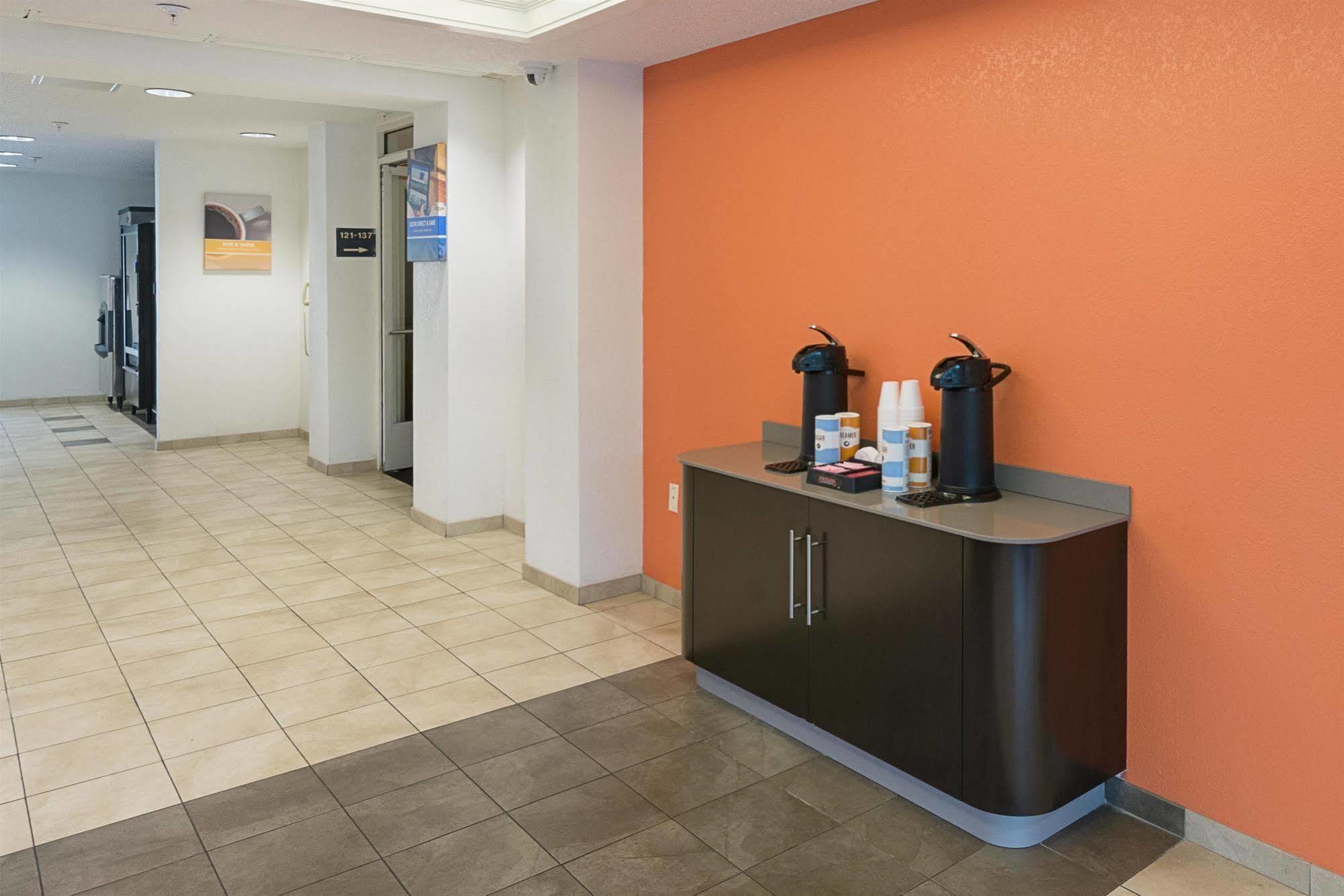 Motel 6-Columbia, Sc - Fort Jackson Area מראה חיצוני תמונה